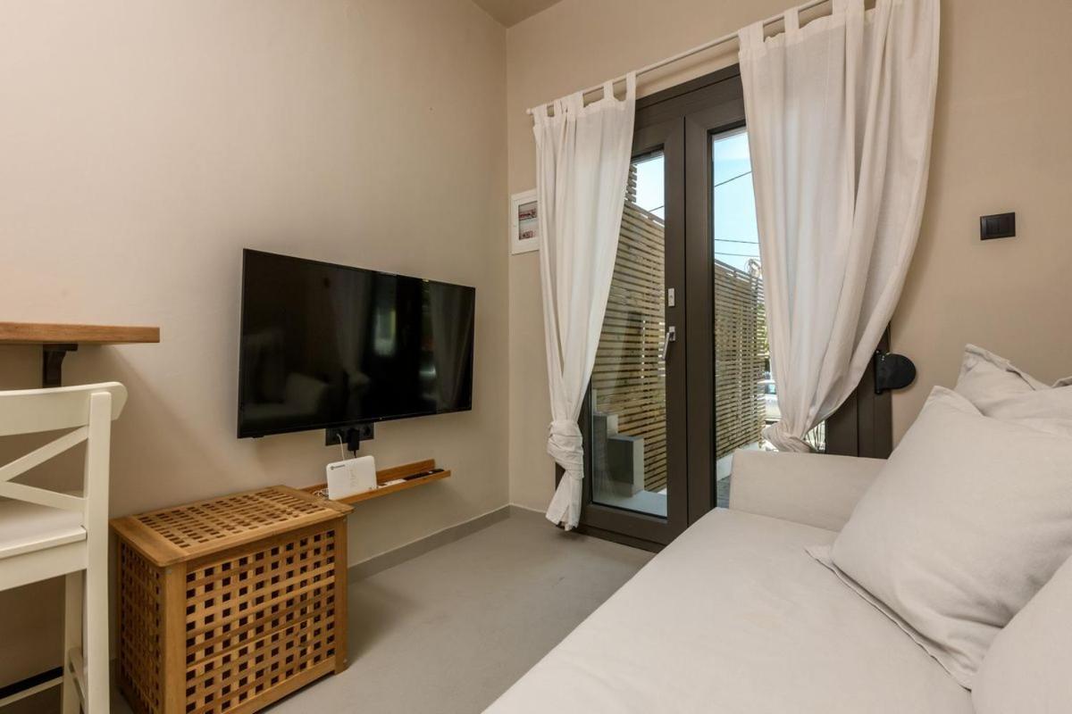 The Old Port Apartment Limenas  Bagian luar foto